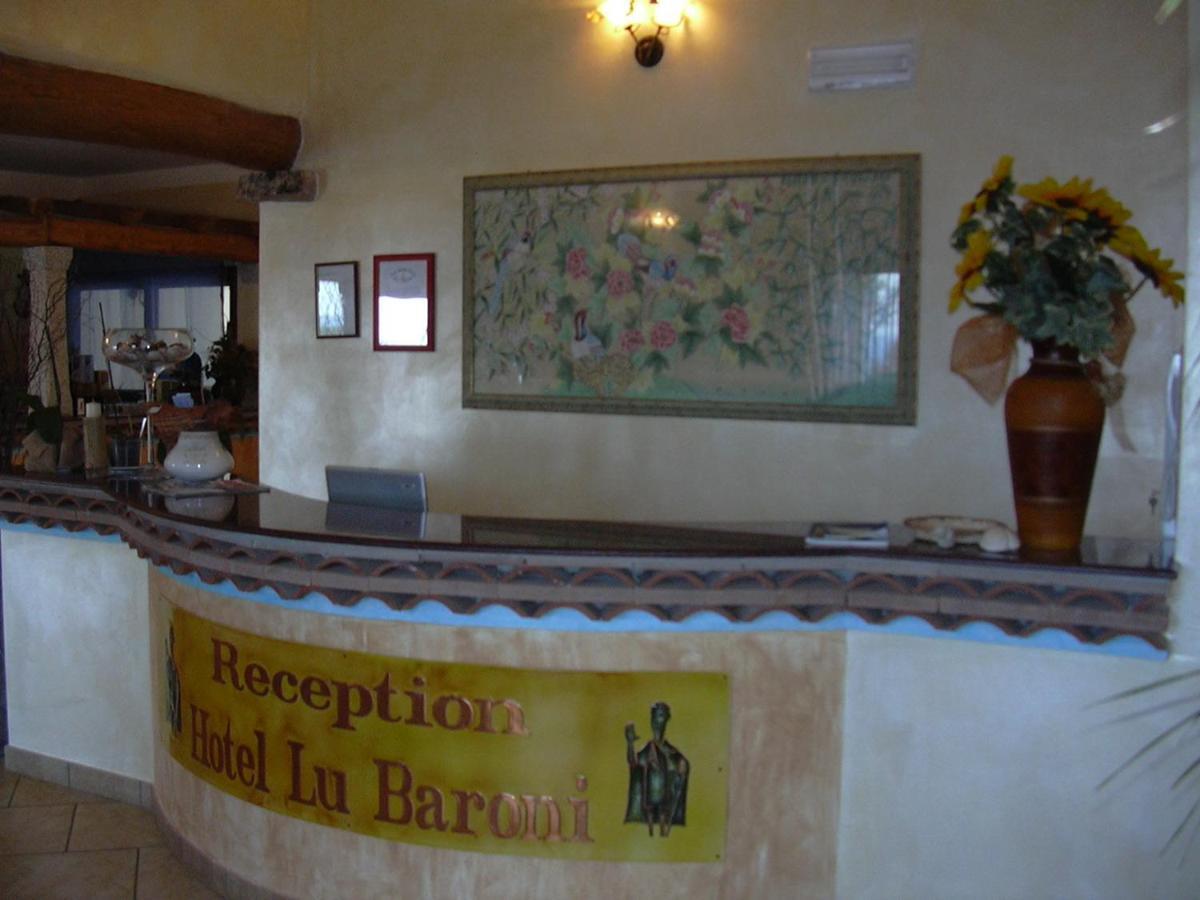 Hotel Lu Baroni Budoni Buitenkant foto